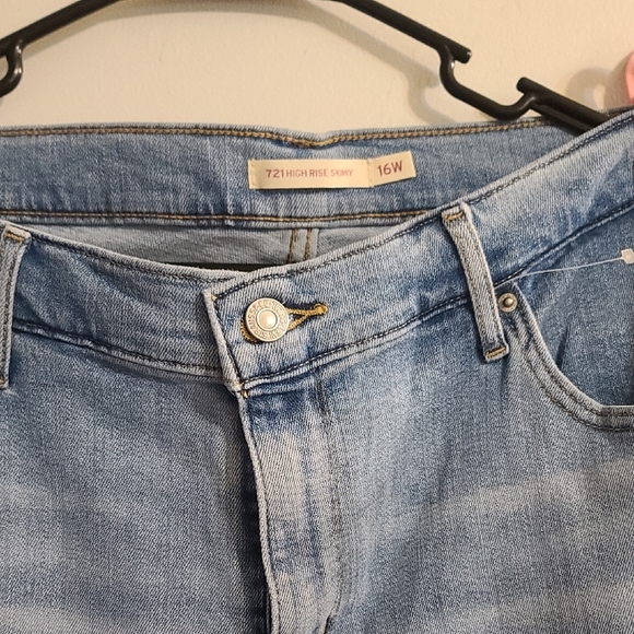 Levi's Blue Straight Leg Jeans Classic Style. Never Used. Plus Size 16W - Picture 3 of 6